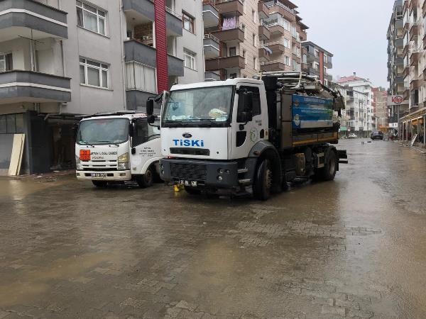 Arhavi'de sağanağın ardından iki mahalleyi su bastı 18