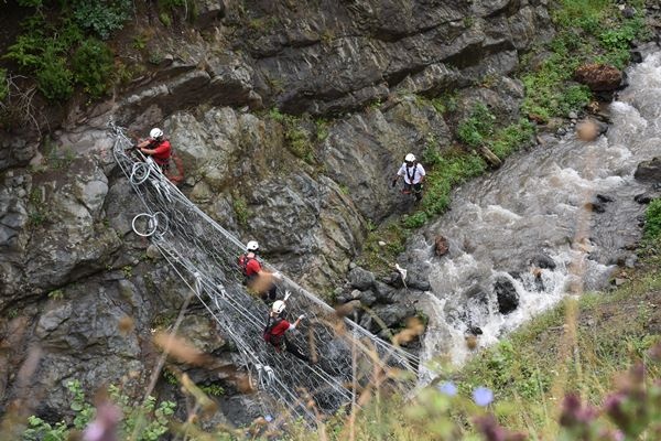 Trabzon'da sel ve heyelanlara 'Moloz bariyeri' önlemi 5