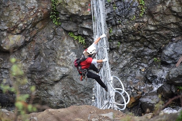 Trabzon'da sel ve heyelanlara 'Moloz bariyeri' önlemi 26
