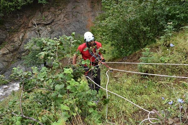 Trabzon'da sel ve heyelanlara 'Moloz bariyeri' önlemi 27