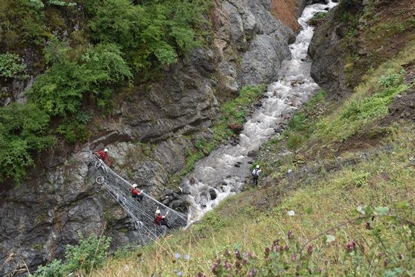 Trabzon'da sel ve heyelanlara 'Moloz bariyeri' önlemi 8