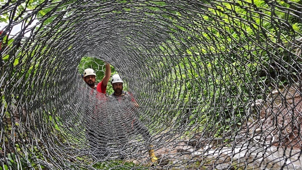 Trabzon'da sel ve heyelanlara 'Moloz bariyeri' önlemi 33