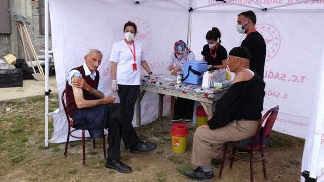 Karadeniz'de vakalar artınca aşı çadırları yaylaya taşındı. 3