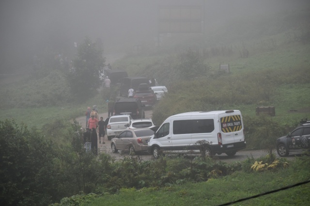 Uzungöl'de şiddetli yağış etkili oldu 5