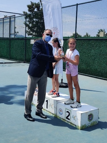 Trabzon'da tenis turnuvası nefes kesti 6
