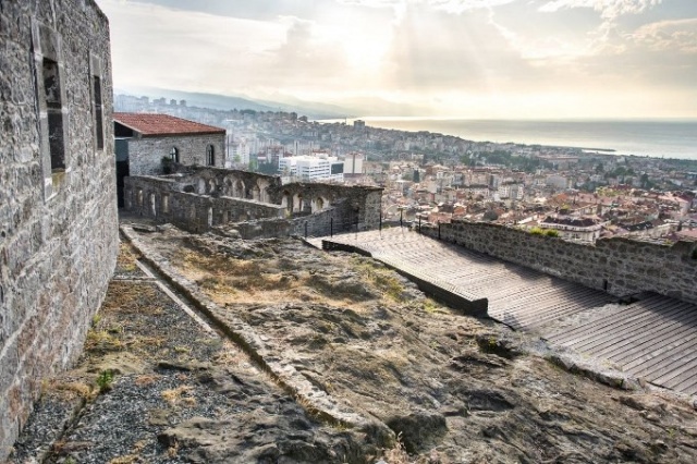 Trabzon'da tarihi manastırın açılışına otopark engeli. 6
