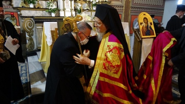 Fener Rum Patriği Bartholomeos Trabzon’da Katolik kilisesinde akşam duasına katıldı 5