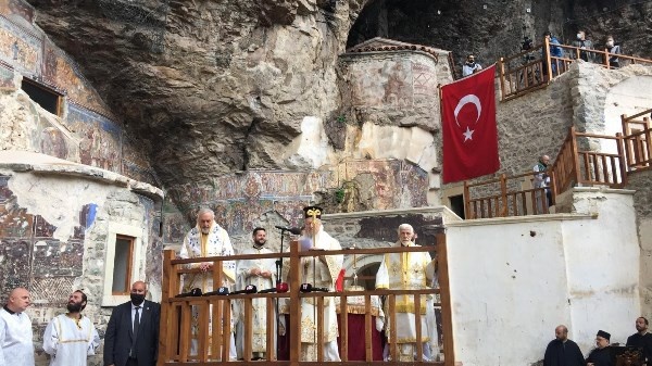 Sümela Manastırı'nda ayin! “Pandemiden, sel ve yangınlardan zarar görenlerin iyileşmesi için şifa diledik” 4