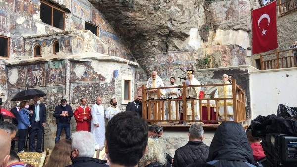 Sümela Manastırı'nda ayin! “Pandemiden, sel ve yangınlardan zarar görenlerin iyileşmesi için şifa diledik” 10