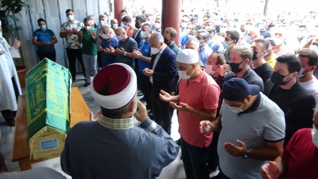 Karadenizli şarkıcı Cimilli İbo son yolculuğuna uğurlandı 15