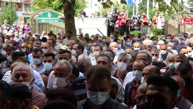 Karadenizli şarkıcı Cimilli İbo son yolculuğuna uğurlandı 14