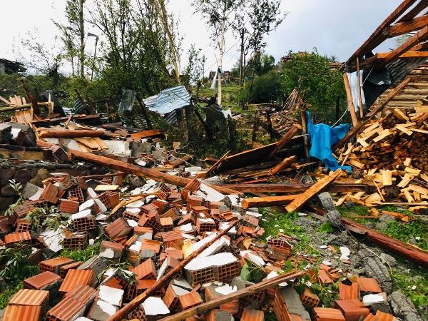 Artvin'de hortum ve fırtınanın hasarı gün ağarınca ortaya çıktı 8