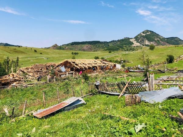 Artvin'de hortum ve fırtınanın hasarı gün ağarınca ortaya çıktı 14