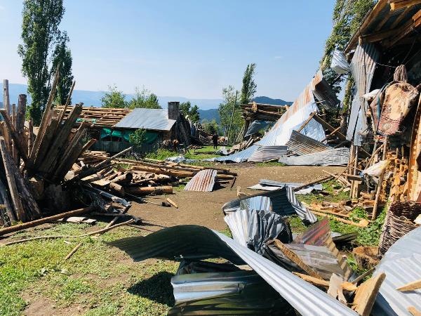 Artvin'de hortum ve fırtınanın hasarı gün ağarınca ortaya çıktı 12