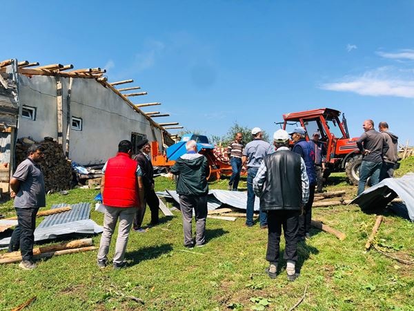 Artvin'de hortum ve fırtınanın hasarı gün ağarınca ortaya çıktı 9