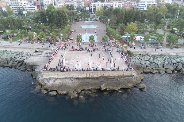 Akçaabat’ta 3x3 sokak basketbolu ve 3 sayı turnuvası sahiplerini buldu. 16