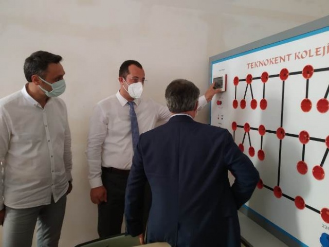 Trabzon'un ilki Robotekno Koleji açılışını yaptı 37