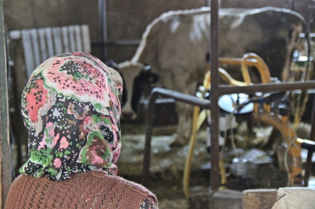 Trabzonlu Halime nine gençlere taş çıkartıyor 3