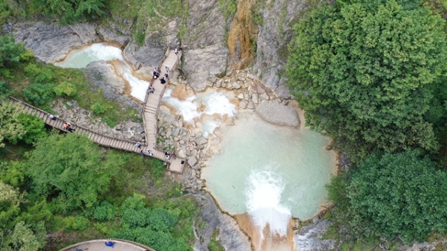 Karadeniz'de ziyaretçilerin gözdesi 'Mavigöl' oldu 9