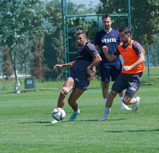 Trabzonspor, Galatasaray Maçı Öncesi Hazırlıklarını Sıkı Tempoyla Sürdürüyor 26