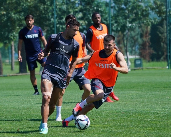 Trabzonspor, Galatasaray Maçı Öncesi Hazırlıklarını Sıkı Tempoyla Sürdürüyor 8