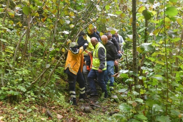 112 ve AFAD ekipleri yaşlı hasta için seferber oldu 4