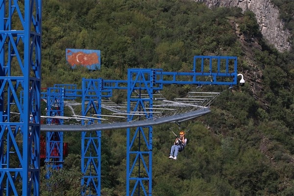 Maçka'da macera parkı ziyaretçilerini ağırlıyor 10