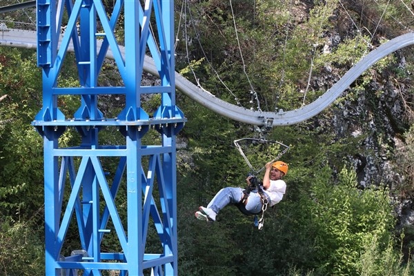Maçka'da macera parkı ziyaretçilerini ağırlıyor 9