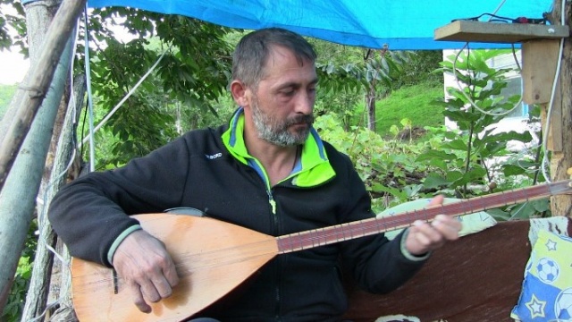 Tırda ölüme terk edilen atlara kapılarını açtı 5