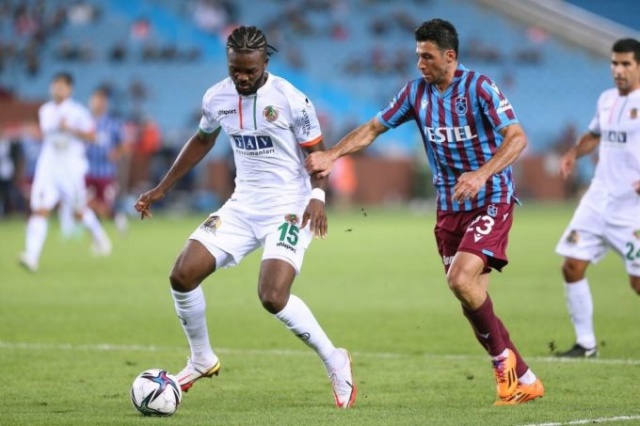 Spor yazarlarından Trabzonspor Alanyaspor maçı yorumları 4