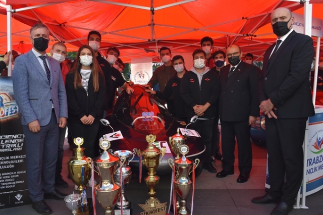 KTÜ'lü TEKNOFEST birincileri araçlarını tanıttı 6