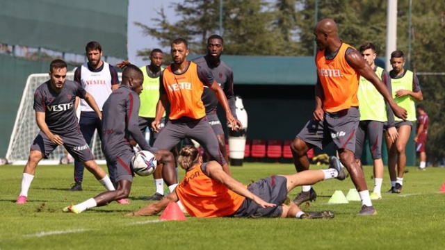 Trabzonspor'da 9. hafta oynanacak Fenerbahçe maçı hazırlıkları sürüyor 4