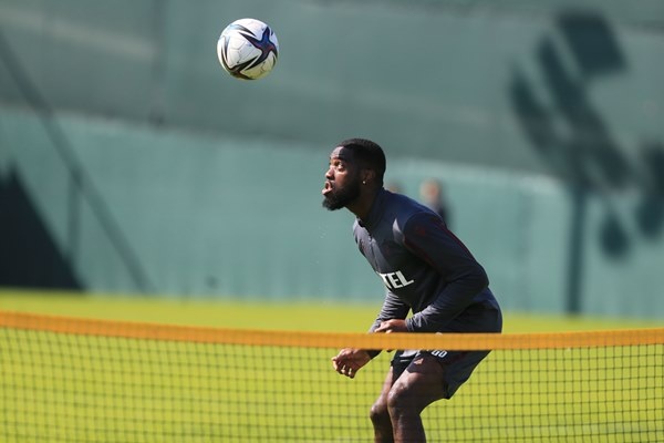 Trabzonspor'da Nwakaeme eldivenleri giydi 3