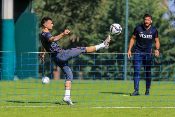 Trabzonspor'da Nwakaeme eldivenleri giydi 6