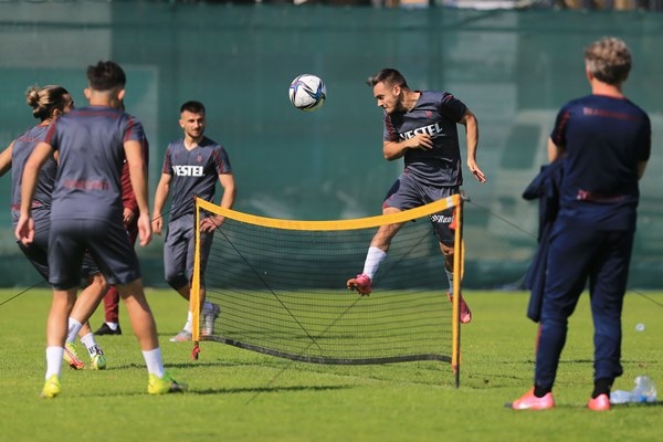 Trabzonspor'da Nwakaeme eldivenleri giydi 7