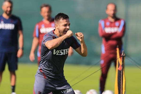 Trabzonspor'da Nwakaeme eldivenleri giydi 9