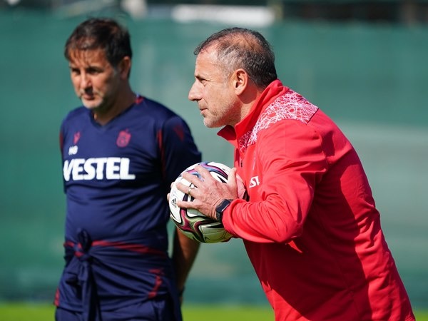 Trabzonspor'da Nwakaeme eldivenleri giydi 16