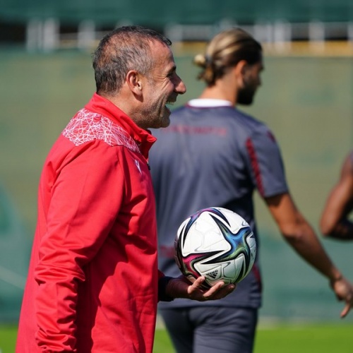 Trabzonspor'da Nwakaeme eldivenleri giydi 23