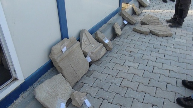 Karadeniz'deki kazılarda Urartu savaşçısının bronz kemeri bulundu 12