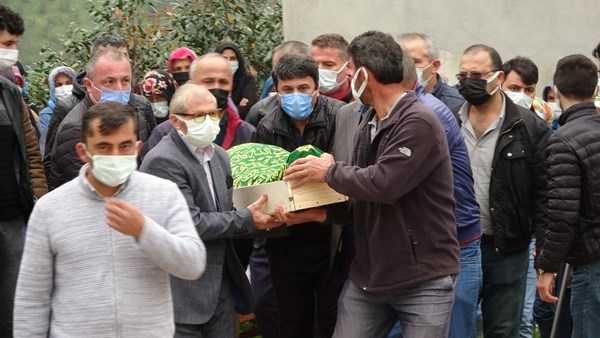 Şalpazarı Otobüs kazasında hayatını kaybedenlere ağladı 8