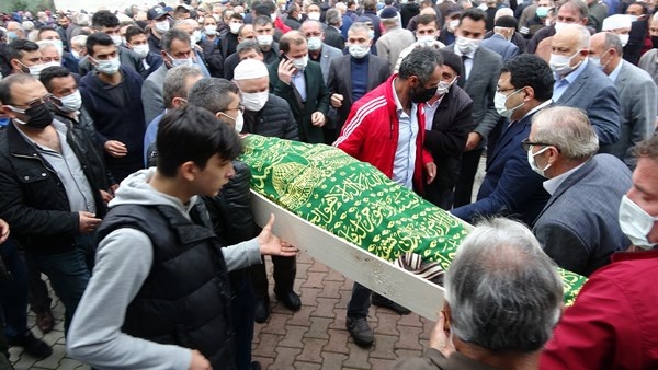 Şalpazarı Otobüs kazasında hayatını kaybedenlere ağladı 13