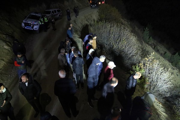 Gümüşhane’de kamyonet uçuruma yuvarlandı: 2 ölü, 1 yaralı 7