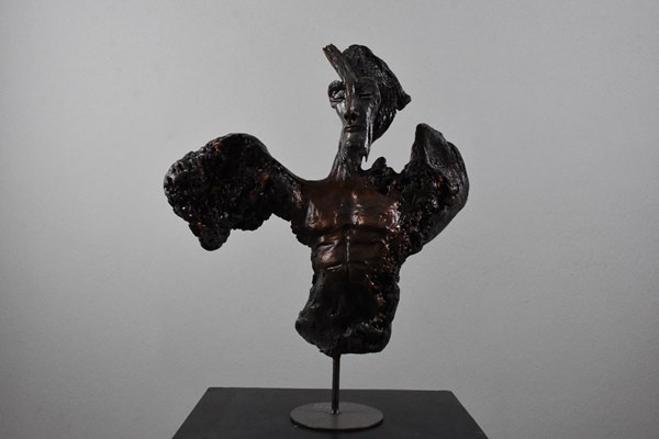 Karadeniz kıyısından topladığı ağaç parçalarını sanat eserine dönüştürüyor 18