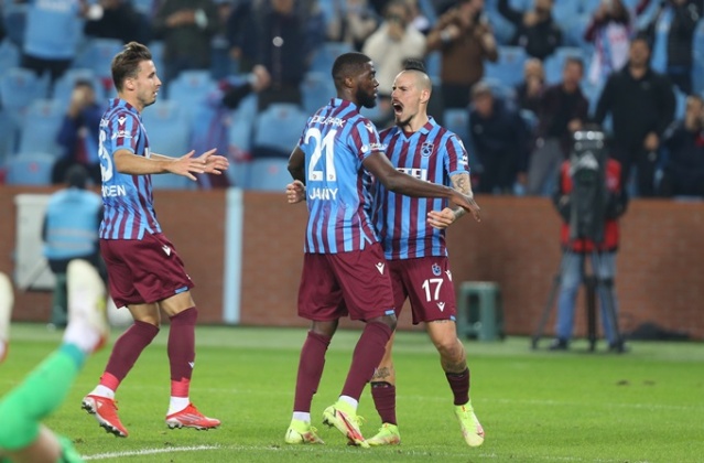 Trabzonspor deplasmanda Beşiktaş'a konuk olacak. İşte muhtemel 11. 3 Kasım 2021 3