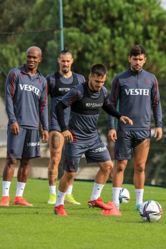 Trabzonspor, Beşiktaş maçı hazırlıklarını sürdürdü. 3 Kasım 2021 16