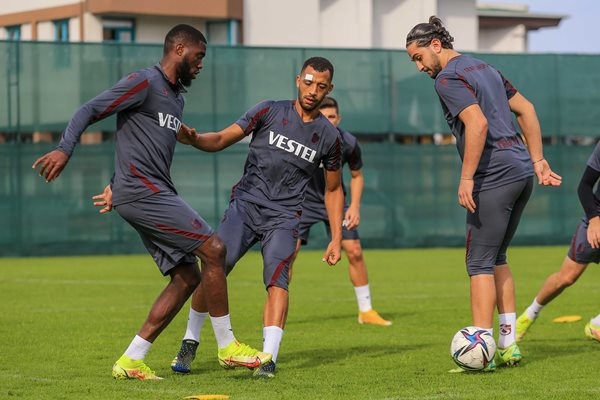 Trabzonspor, Beşiktaş maçı hazırlıklarını sürdürdü. 3 Kasım 2021 14