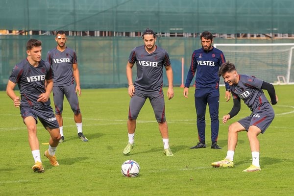 Trabzonspor, Beşiktaş maçı hazırlıklarını sürdürdü. 3 Kasım 2021 21