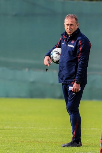 Trabzonspor, Beşiktaş maçı hazırlıklarını sürdürdü. 3 Kasım 2021 2