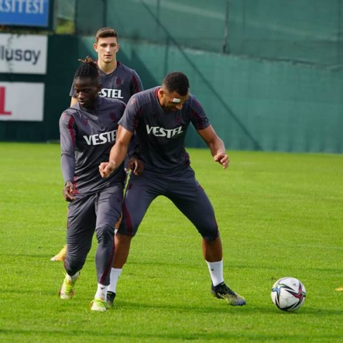 Trabzonspor, Beşiktaş maçı hazırlıklarını sürdürdü. 3 Kasım 2021 3