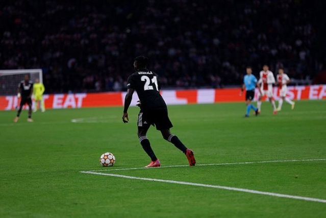 Trabzonsporlu futbolculara beğeni atan Beşiktaşlı futbolcu tepkilerin odağında! 3